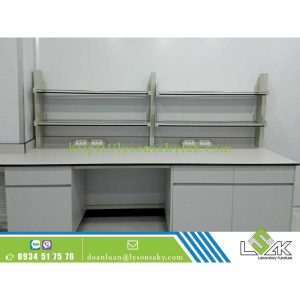 Bàn thí nghiệm giá bao nhiêu?