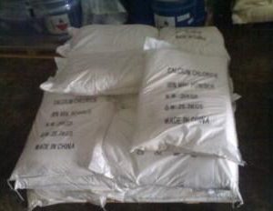 Calcium chloride (CaCl2)